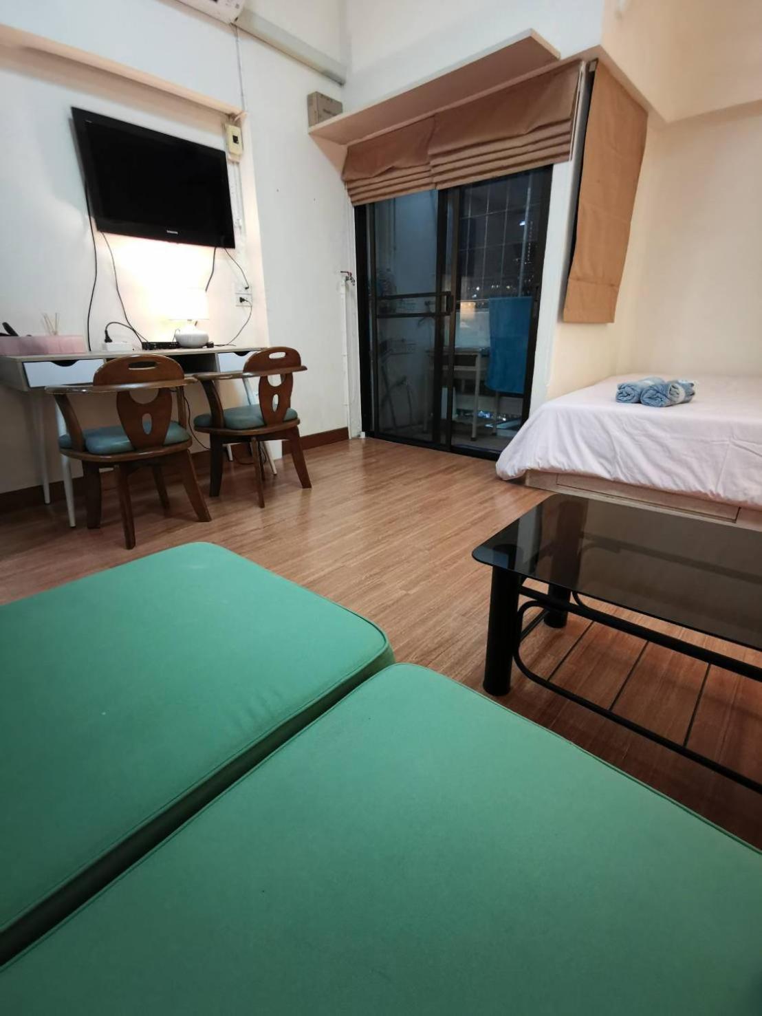 Appartamento Cozy 1br Walk To Bts And Airport Rail Link Close To Malls T